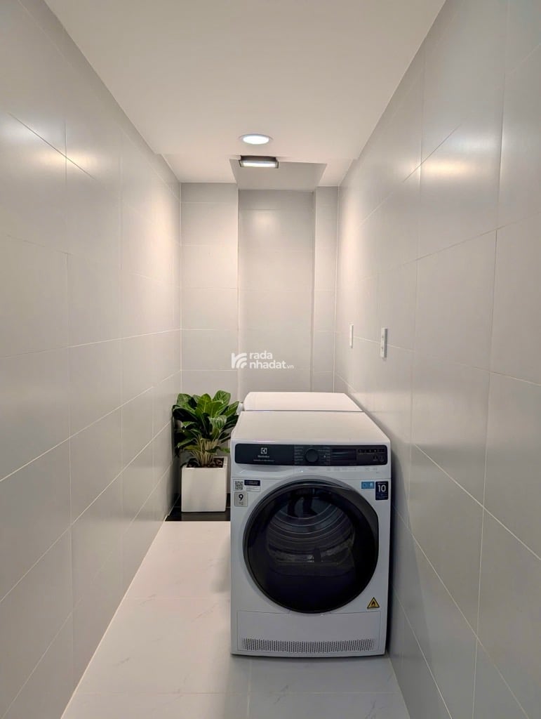 CHDV MỚI ĐẸP NGAY KHU PHAN XÍCH LONG NỐI DÀI - 45M2 - 5 TẦNG - 6PN KHÉP KÍN - CHO THUÊ 30-45TR