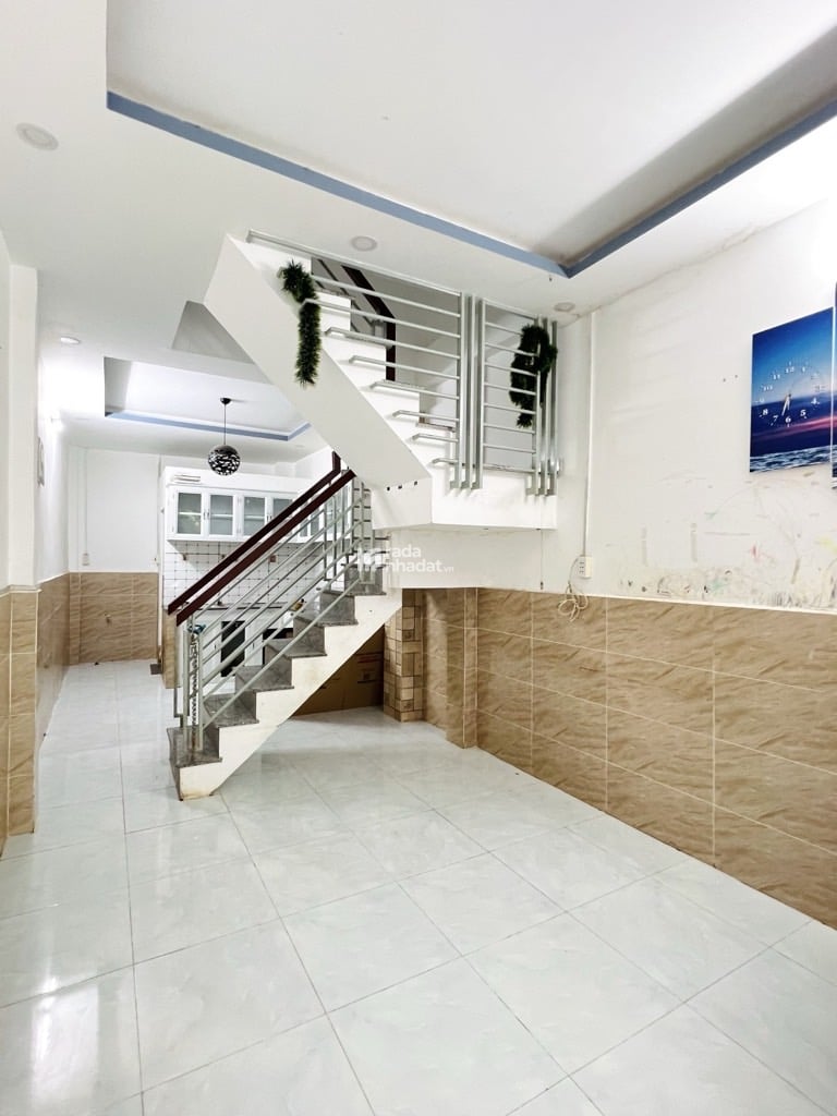 SÁT HẺM XE HƠI NI SƯ HUỲNH LIÊN, TÂN BÌNH, 30M2 TIỆN XÂY MỚI. GIẢM 350TR CHỈ 3.25T 