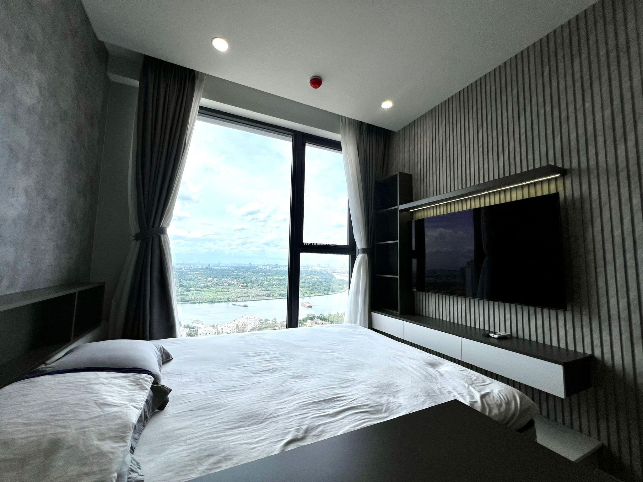 35 triệu căn góc 3PN view sông full rèm