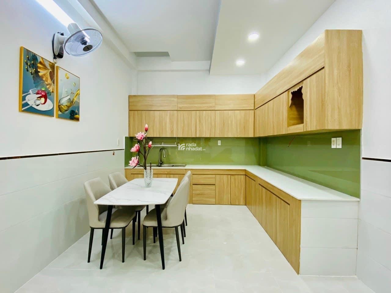 Người quen cần bán nhà DT 67m2 giá 2tỷ750tr ở Nơ Trang Long, P11, Bình Thạnh. Sẵn hợp đồng thuê