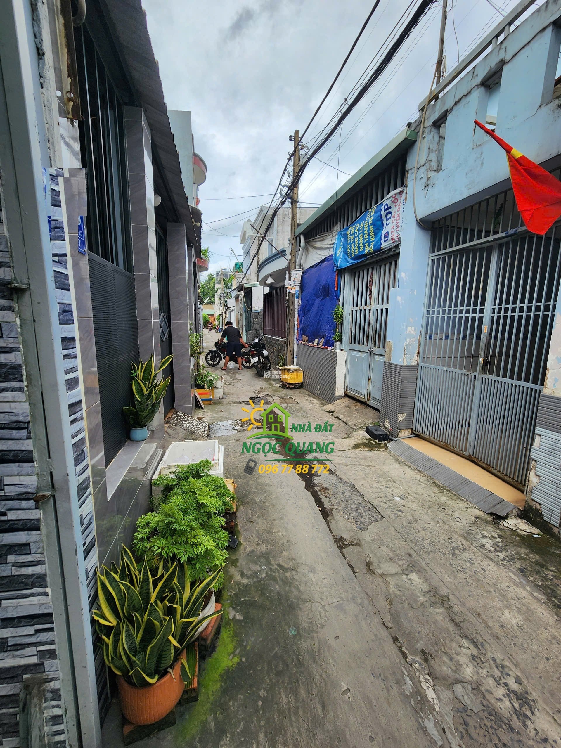 BÁN NHÀ ĐƯỜNG TÔ KÝ, 4x16m, NGAY CẦU VƯỢT QUANG TRUNG, SHR, 3PN