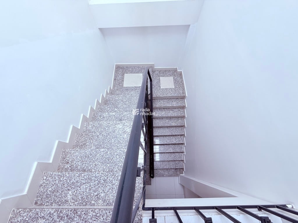 MẶT TIỀN KINH DOANH - Nguyễn Ảnh Thủ - nhỉnh 10 tỷ