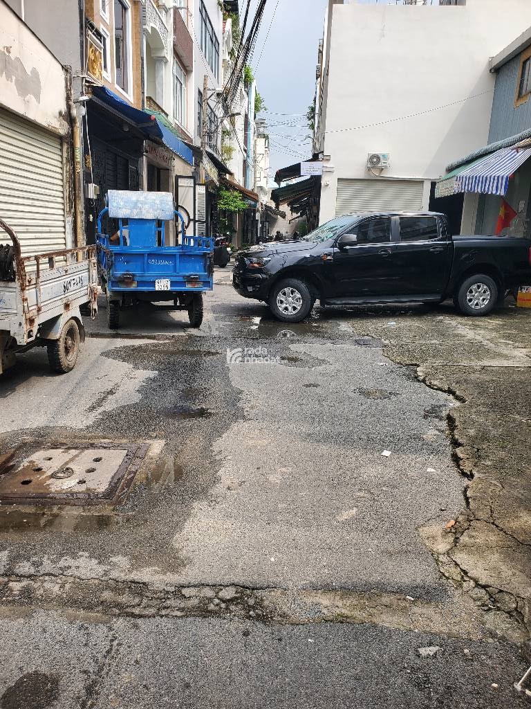 CÁCH MẶT TIỀN PHÚ THỌ HÒA CHỈ 1 CĂN -  XE HƠI NGỦ TRONG NHÀ - 127M2 - NGANG 8,5M -