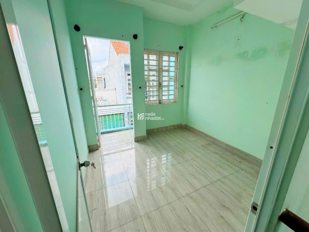 Cần Bán Nhà Cho Gia Đình Nhiều Thành Viên, Đường Lê Đình Cẩn, 4PN, DT 40m2/ 4,5 Tỷ