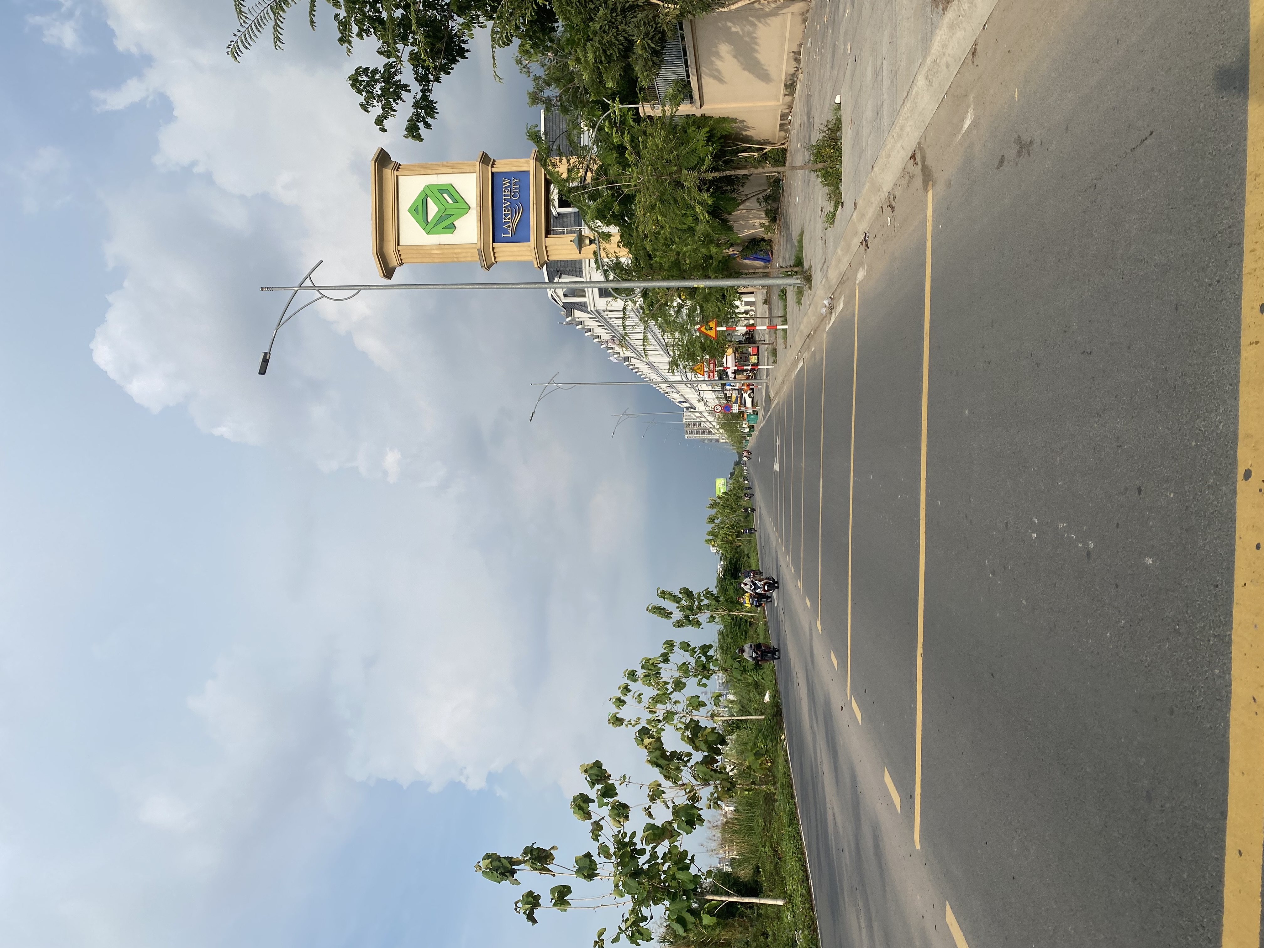 NHÀ 4 TẦNG BTCT. KDC NAM RẠCH CHIẾC Q2. 