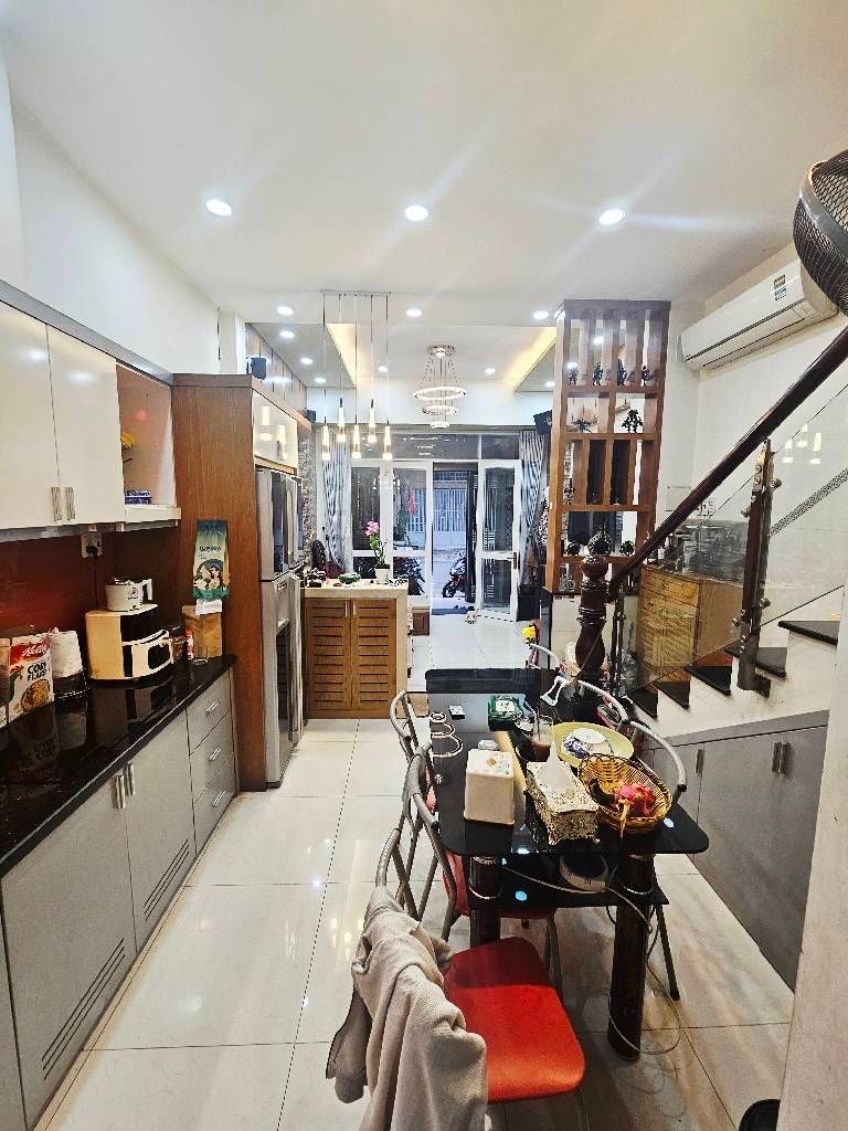 MẶT TIỀN ĐƯỜNG KINH DOANH - NHỈNH 8 TỎI - 36M2 - ĐƯỜNG 12M - NGANG 4 DÀI 10 - 4 TẦNG - 3PN,2WC - LÊ