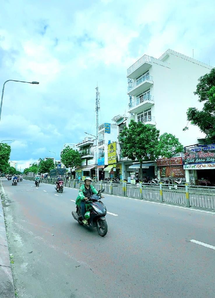 SIÊU PHẨM MẶT TIỀN KINH LŨY BÁN BÍCH - TT TÂN PHÚ - 433M3 - NGANG GẦN 7M, NỞ HẬU GẦN 10M  