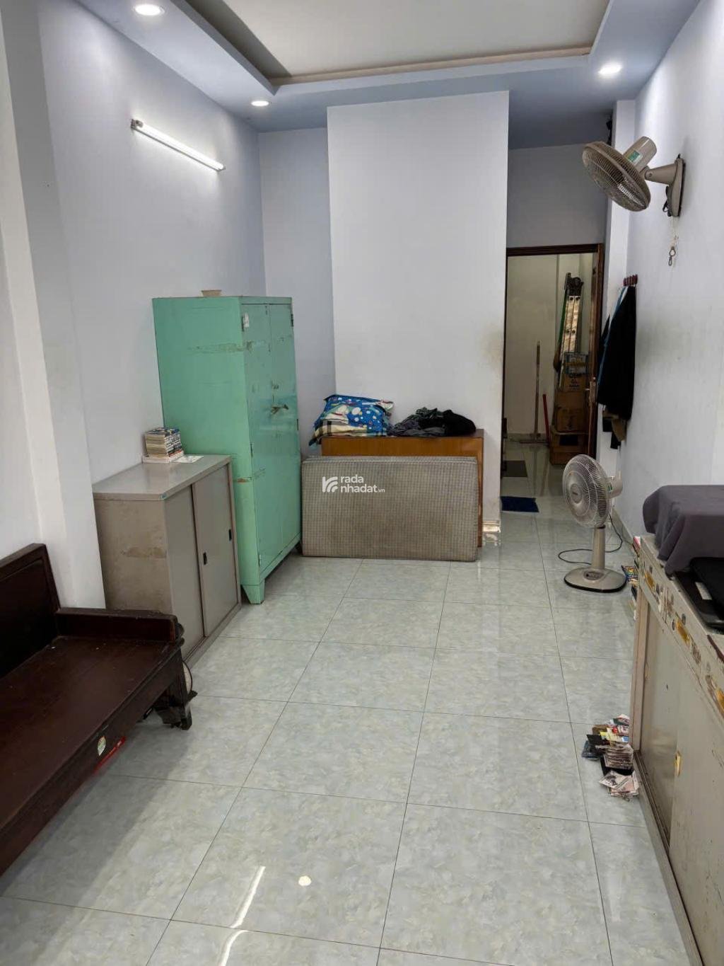 Kết cấu: 1 trệt, lửng, 2 lầu sân thượng BTCT, 3PN, 4WC