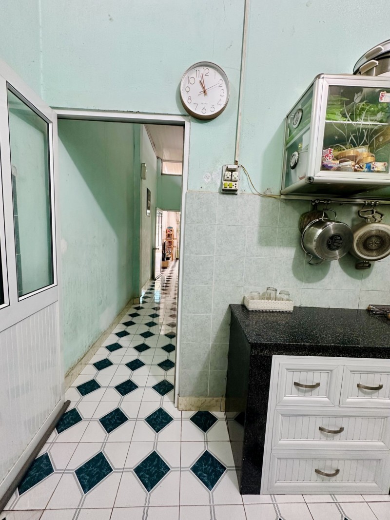 Giá Nhỉnh 5 Tỷ - Bán Nhà Trung Tâm Phước Long B - Sát Chợ - Hẻm Thông