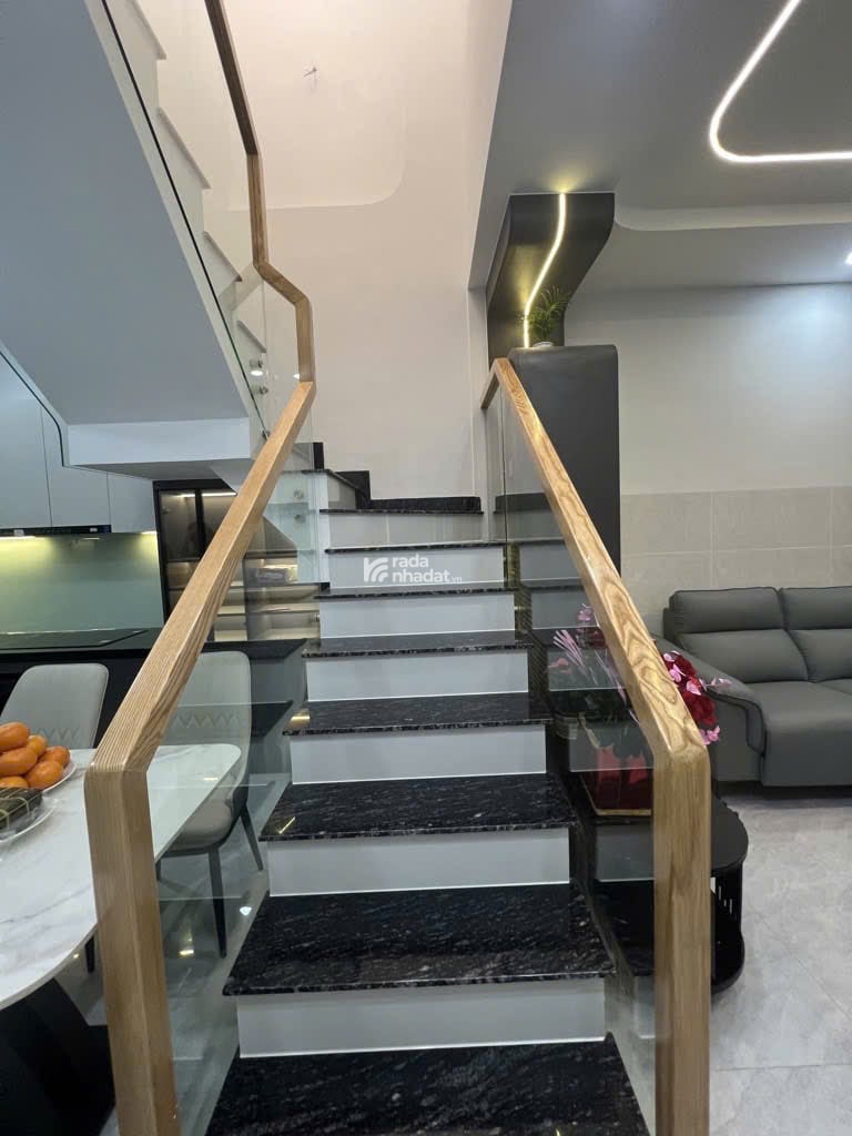 Bán nhà mới tặng full nội thất ngay đường số Tân Quy - 4*15 --3PN hẻm có bãi ôtô - chỉ 6T hơn