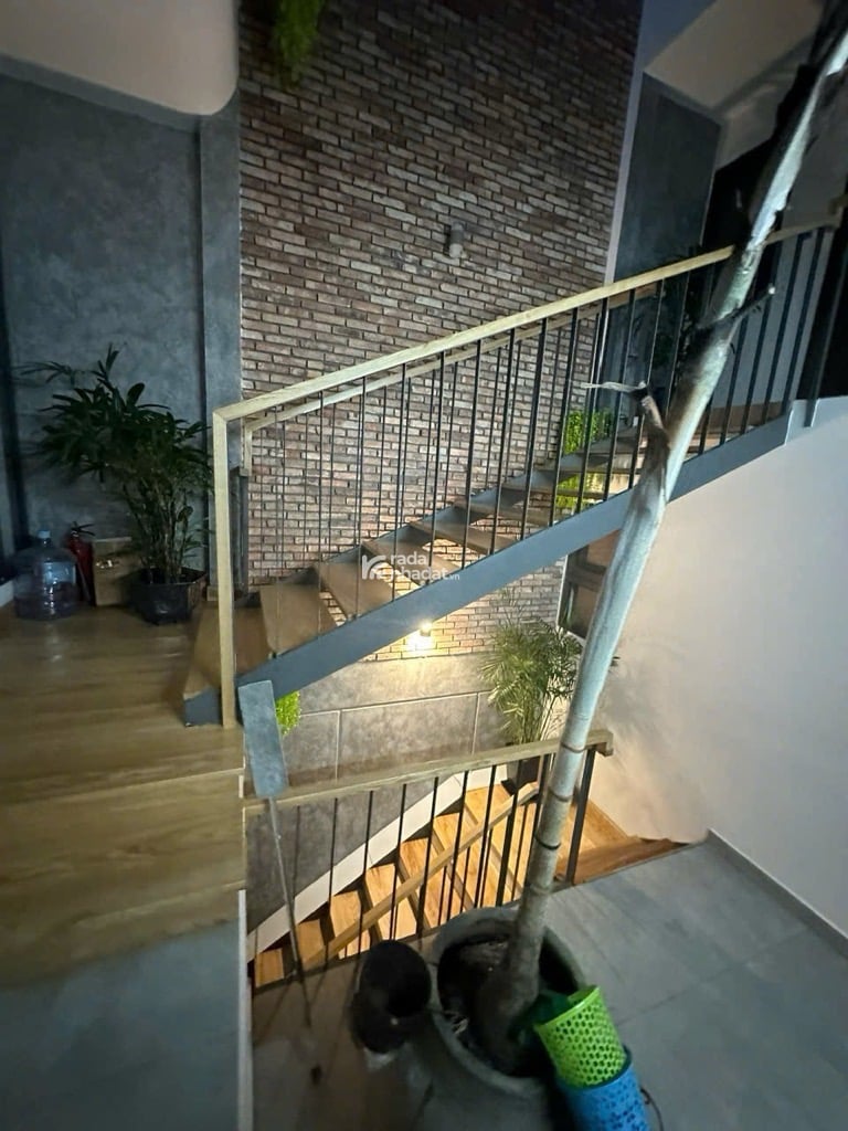 NHÀ 2 MẶT TIỀN QUẬN 1 ĐANG CHO THUÊ 80 TRIỆU/THÁNG