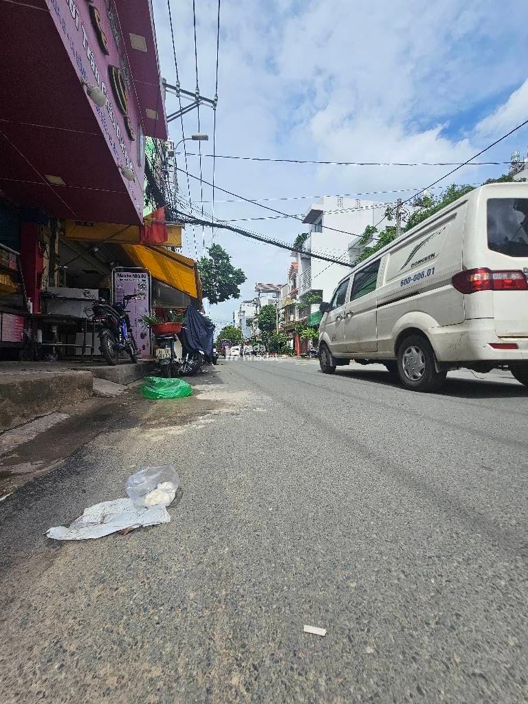 bán nhà. mặt tiền gần lê trọng tấn phạm đăng giảng