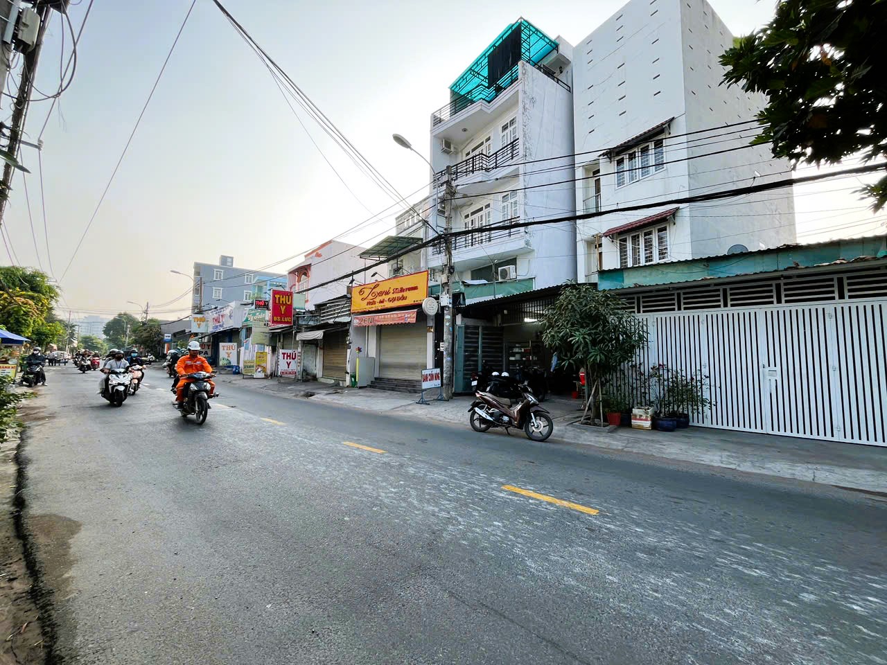 NHÀ 2 MẶT TIỀN LÀNG TĂNG PHÚ, NGANG 4.5M, VỊ TRÍ ĐẸP, KINH DOANH ĐỈNH, CHỈ 9.5TỶ