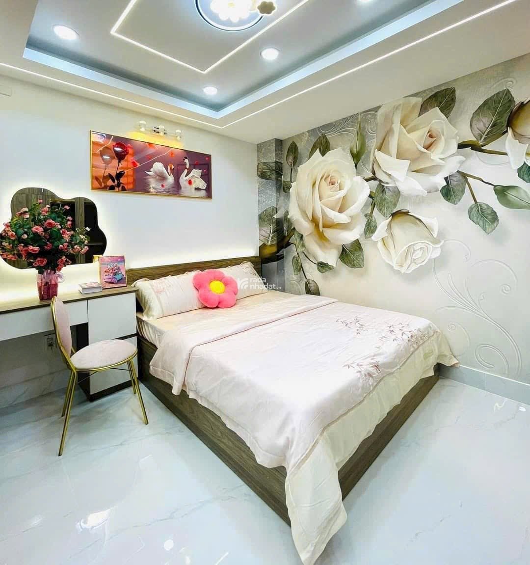 Giảm mạnh! Bán nhà 65m2 Hòa Bình, Q11 xây 3 lầu. Gần Đầm Sen. Cho thuê 10tr/tháng. Sổ riêng