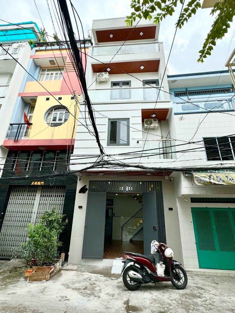 Bán nhà 1/xẹt Lạc Long Quân - 40m2 - 7PN - Ngang 4.5 - 5 Tầng - HXH 5m thông -  Chỉ 8.8 Tỷ 