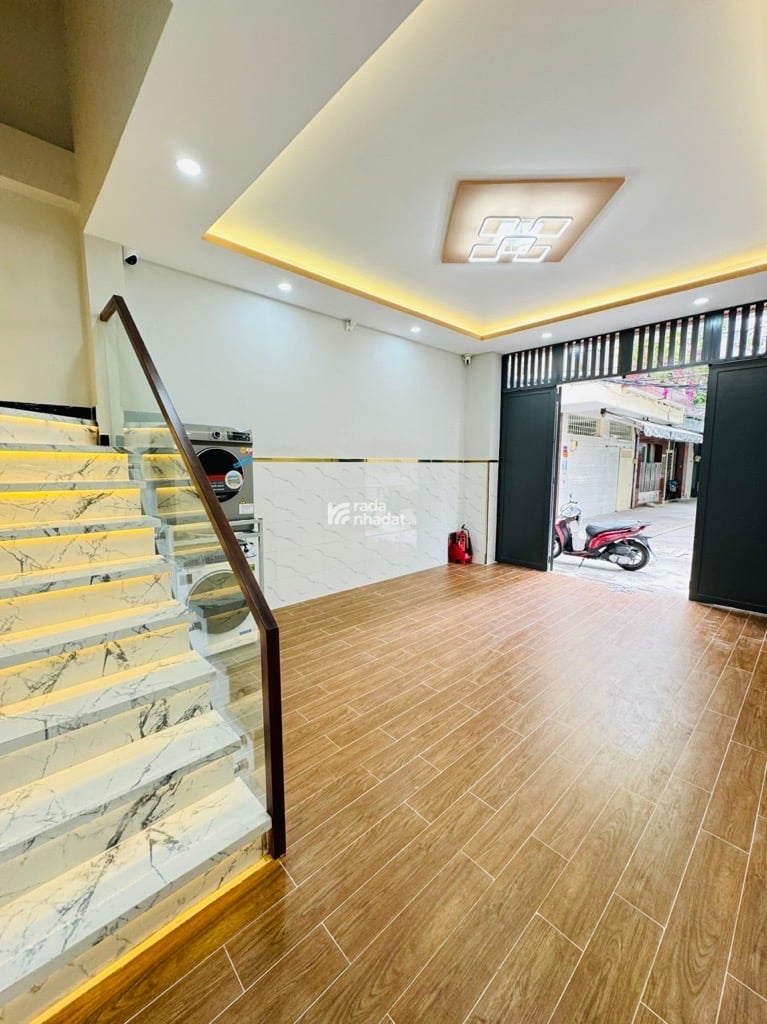 Bán nhà 1/xẹt Lạc Long Quân - 40m2 - 7PN - Ngang 4.5 - 5 Tầng - HXH 5m thông -  Chỉ 8.8 Tỷ 