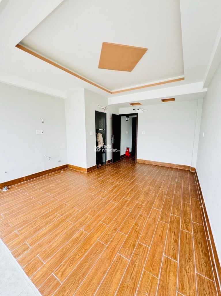 Bán nhà 1/xẹt Lạc Long Quân - 40m2 - 7PN - Ngang 4.5 - 5 Tầng - HXH 5m thông -  Chỉ 8.8 Tỷ 