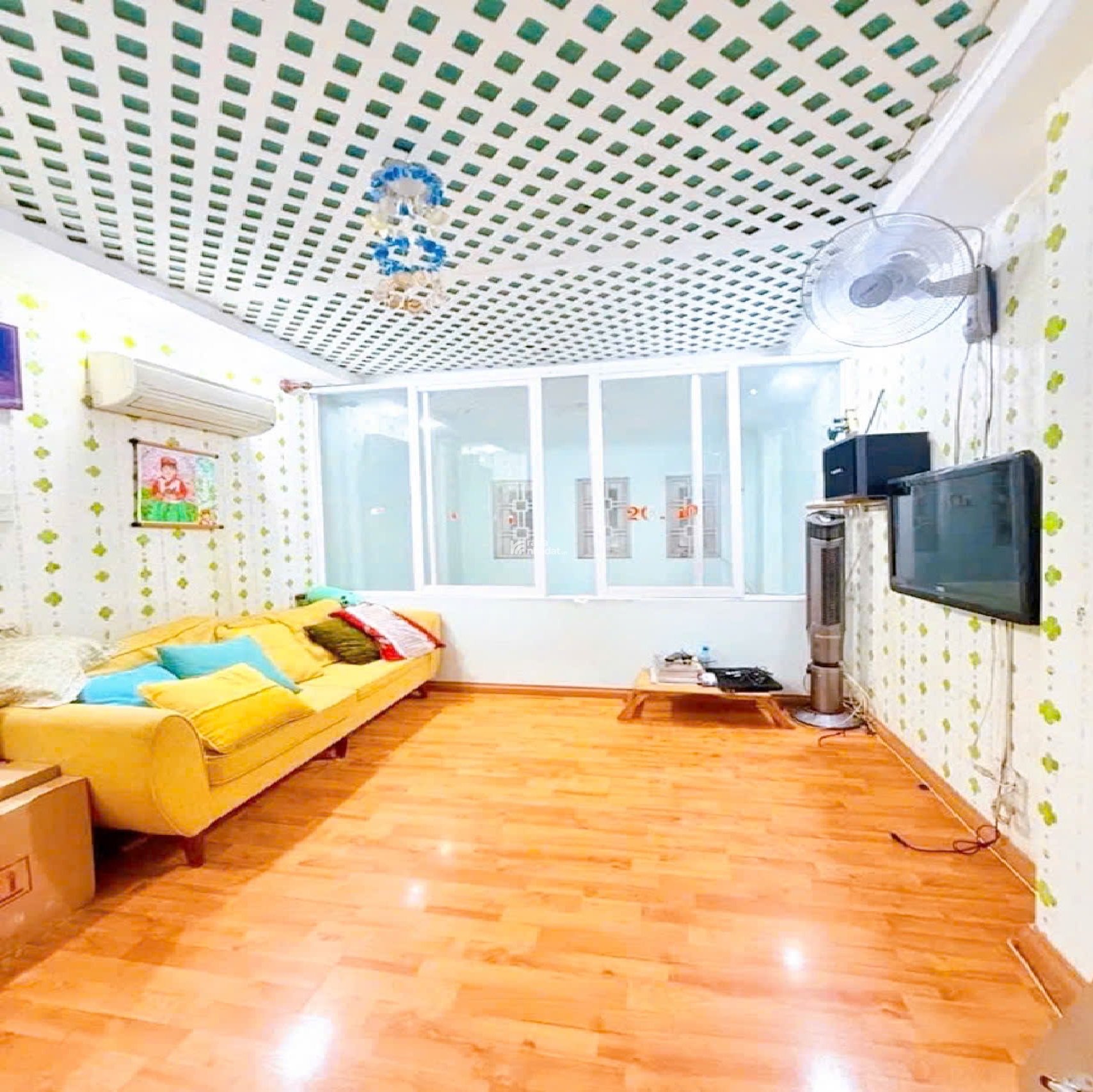 Bán nhà hẻm Bành Văn Trân, QUẬN TÂN BÌNH, 3.2 x 9.6 m,ngay Cách Mạng Tháng Tám,5.6 tỷ