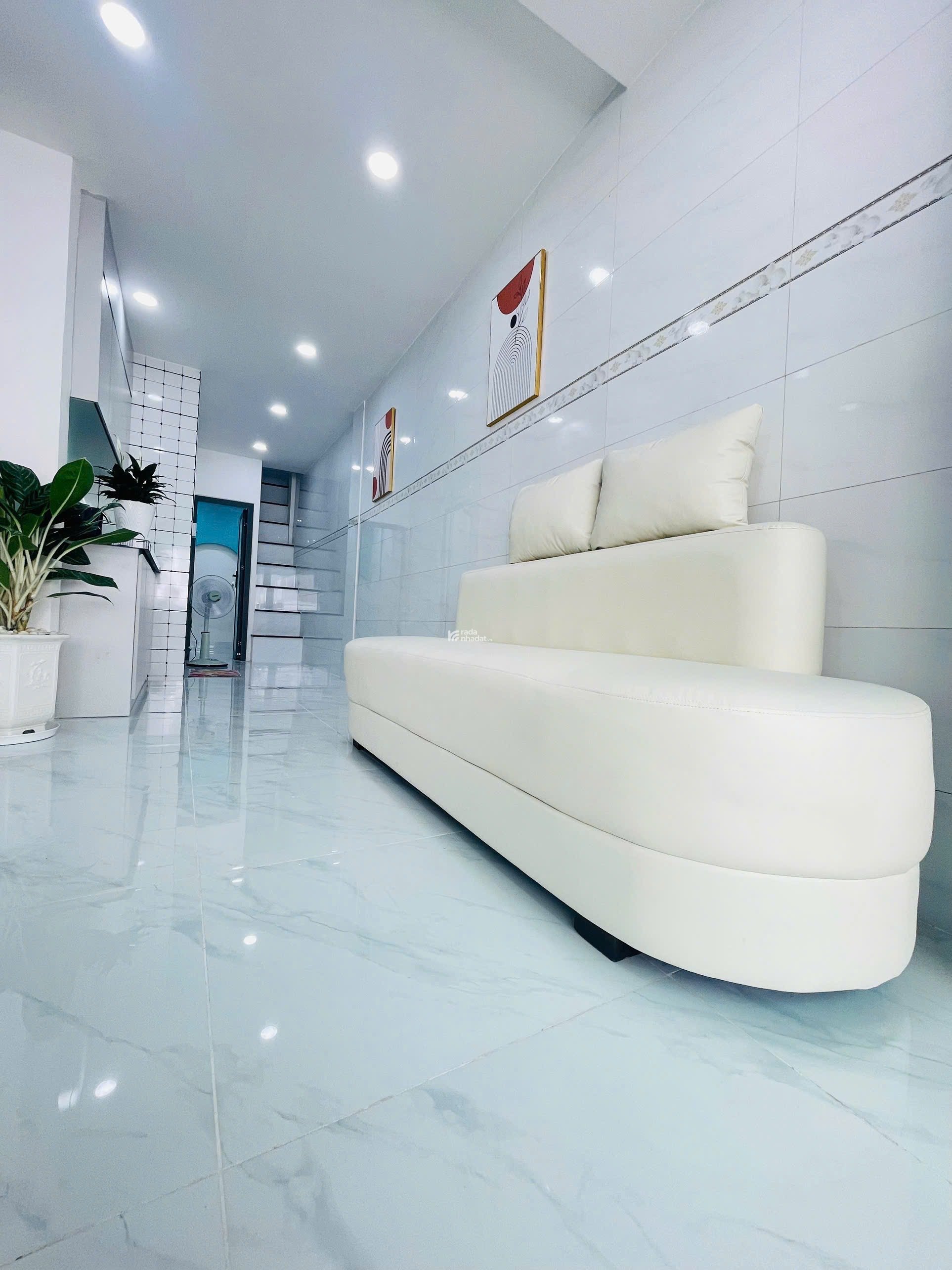 CHỈ HƠN 2 TỶ SỞ HỮU HỘ KHẨU SÀI GÒN-BÁN NHÀ đối diện Trường ĐH Văn Lang-Phan Văn Trị 