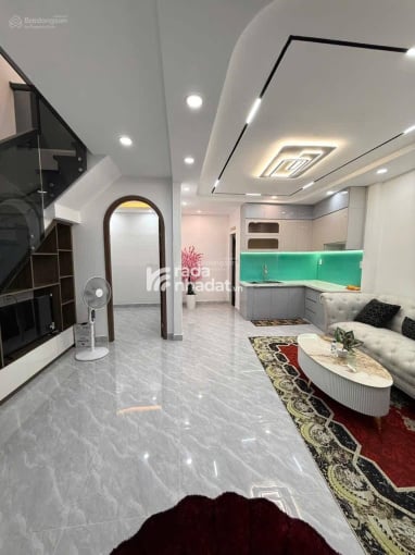 Bán nhà ngay đường Vạn Kiếp, phường 1, Bình Thạnh.Giá: 3Tỷ 650tr, 40m2, sổ hồng riêng, hẻm ô tô