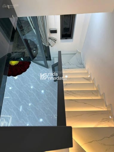 Bán nhà ngay đường Vạn Kiếp, phường 1, Bình Thạnh.Giá: 3Tỷ 650tr, 40m2, sổ hồng riêng, hẻm ô tô