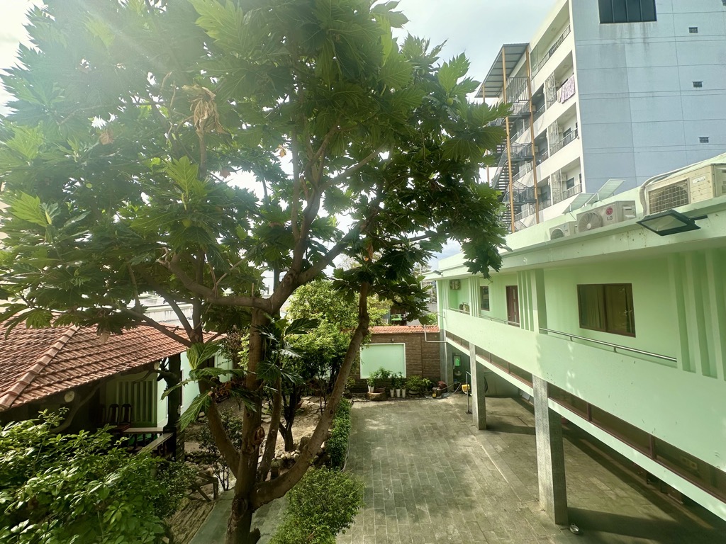 Biệt thự cao cấp 5 Tầng, diện tích lớn, Thiết kế mới lạ đẹp hiện đại, trang bị nội thất cao cấp