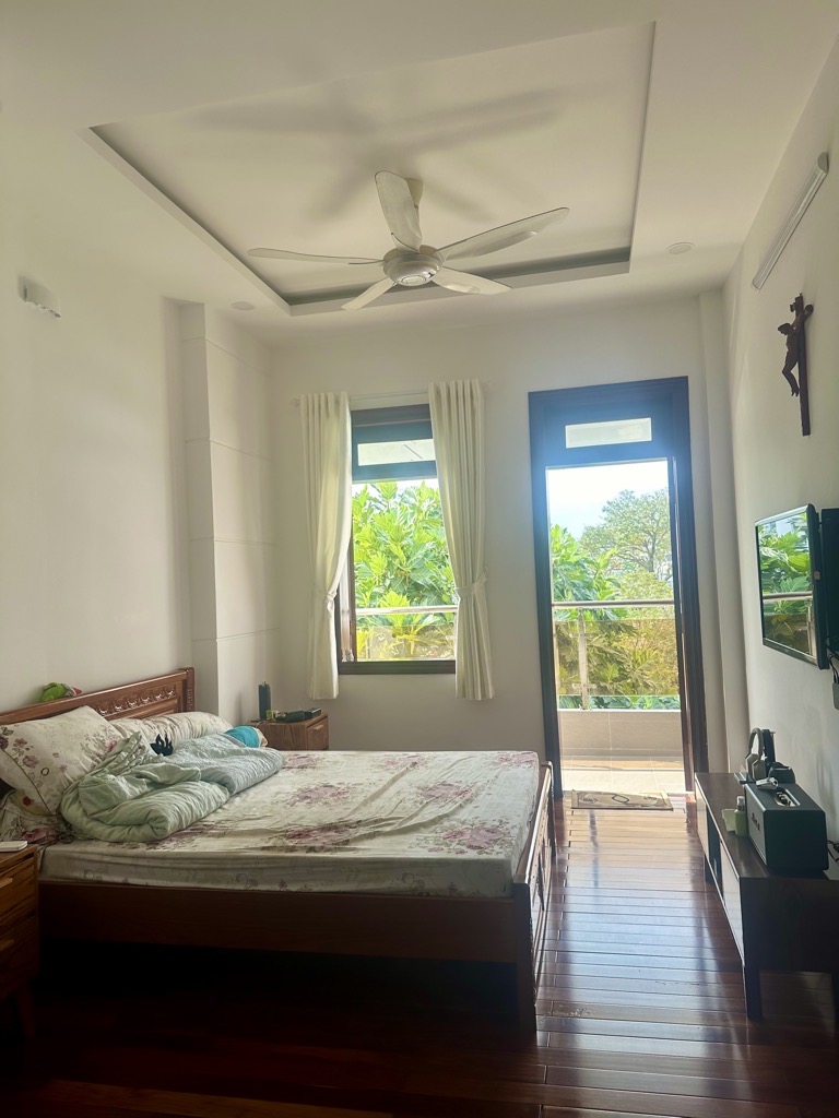 Biệt thự cao cấp 5 Tầng, diện tích lớn, Thiết kế mới lạ đẹp hiện đại, trang bị nội thất cao cấp