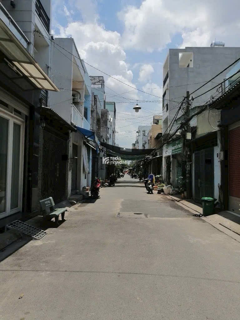 Chính chủ gửi bán siêu phẩm 4 tầng ngay Nguyễn Huy Lượng, Bình Thạnh, 50m2 SHR giá 3 tỷ 850 TL