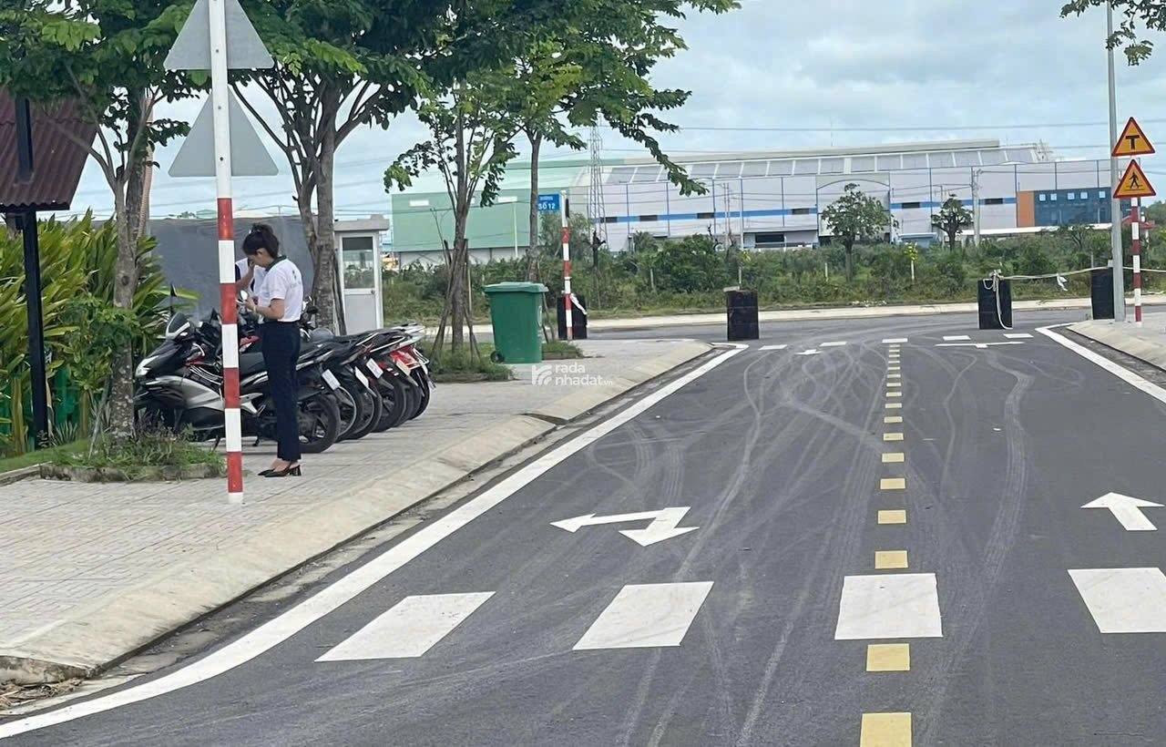 Đất nền Thành phố hồ chí minh gần sân bay mà chỉ 1,79 tỷ 100m2, SHR, tin được không ?