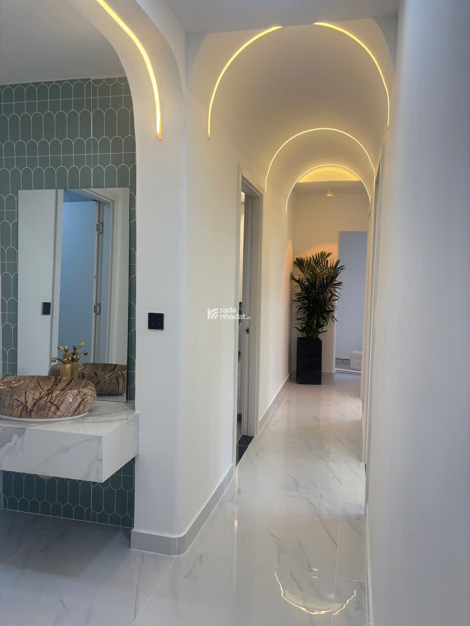 Bán nhanh căn hộ sky garden 3, PMH , Q7, DT 71m2, TK 3PN nhà mới đẹp, giá chỉ 5,7 tỷ 