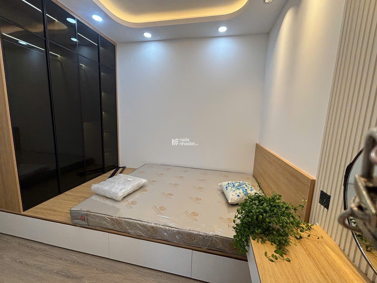 Bán nhanh căn hộ sky garden 3, PMH , Q7, DT 71m2, TK 3PN nhà mới đẹp, giá chỉ 5,7 tỷ 