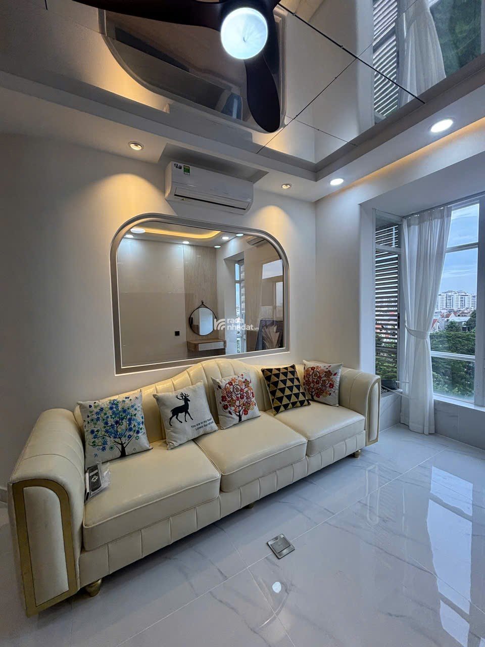 Bán nhanh căn hộ sky garden 3, PMH , Q7, DT 71m2, TK 3PN nhà mới đẹp, giá chỉ 5,7 tỷ 