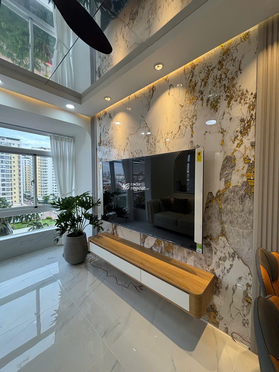 Bán nhanh căn hộ sky garden 3, PMH , Q7, DT 71m2, TK 3PN nhà mới đẹp, giá chỉ 5,7 tỷ 