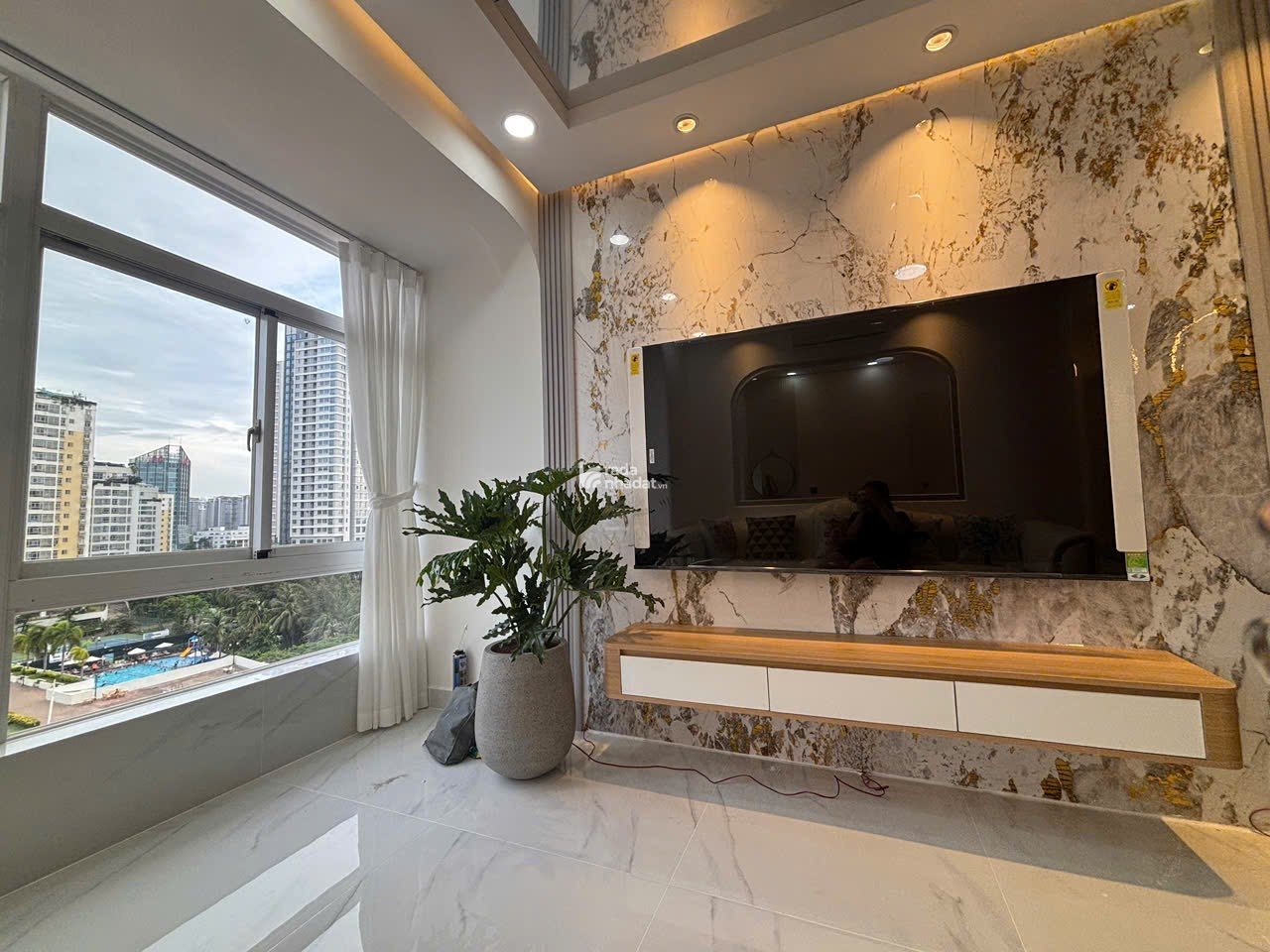 Bán nhanh căn hộ sky garden 3, PMH , Q7, DT 71m2, TK 3PN nhà mới đẹp, giá chỉ 5,7 tỷ 