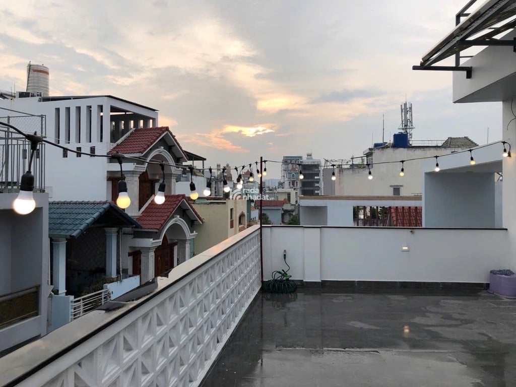 TÂN BÌNH NGAY NHÀ GA T3 - CHDV CAO CẤP - 7 PHÒNG - HẺM TO NHƯ MẶT TIỀN - 