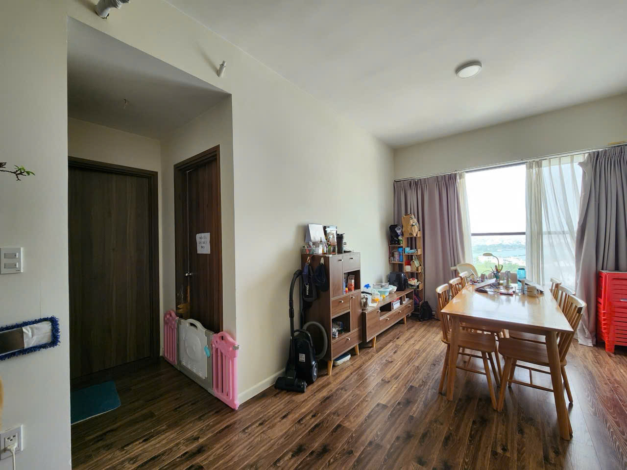 Bán căn hộ đã có sổ hồng - TP Hồ Chí Minh giá 3ty550 có nội thất 2PN1WC liền kề Q7
