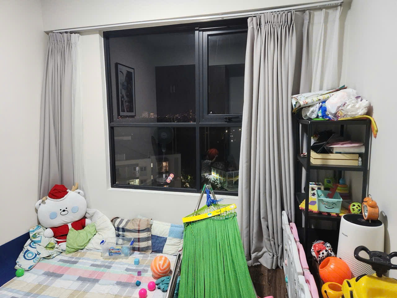 Bán căn hộ đã có sổ hồng - TP Hồ Chí Minh giá 3ty550 có nội thất 2PN1WC liền kề Q7