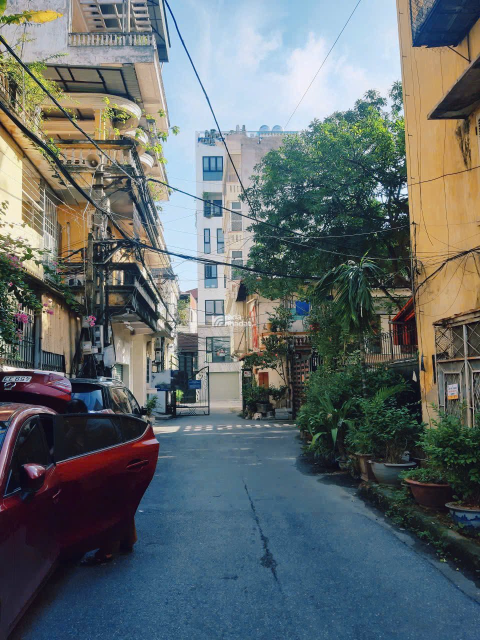 CHÍNH CHỦ BÁN NHÀ BA ĐÌNH-Ô TÔ ĐỖ CỬA-  SỔ ĐỎ VUÔNG ĐẸP SẴN SÀNG TRAO TAY