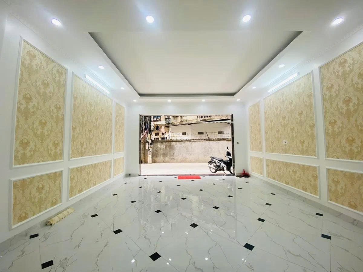Bán nhà phân lô Kim Đồng  ô tô tránh, gara, thang máy  DT: 65m, 5 tầng  MT: 5m chào giá : 21,5tỷ