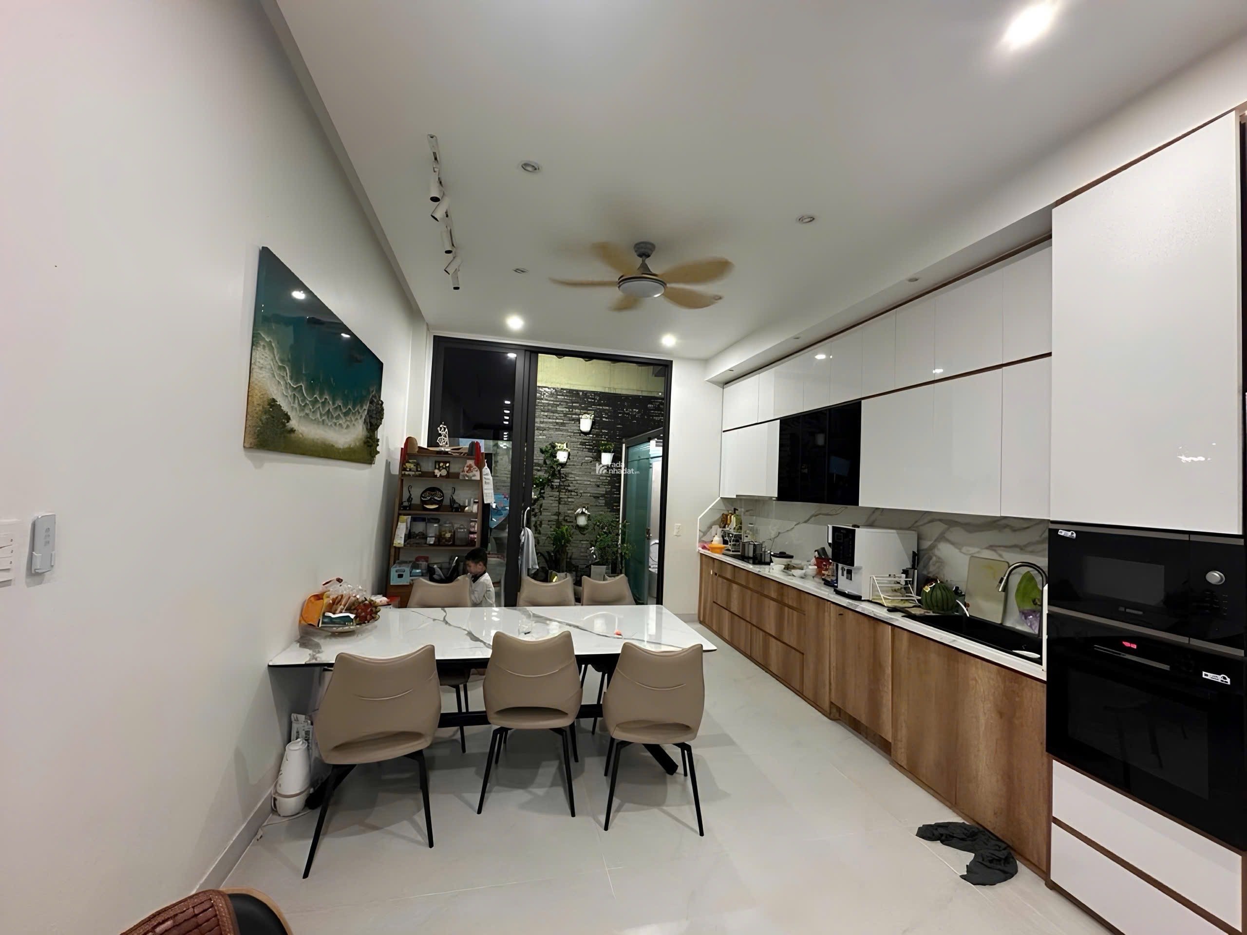 Đường 6m - DT: 4,3x18 - Hạ 4OOTR - Nhà Đúc 4 Tầng, Ngay Lê Trọng Tấn -- chỉ 8,x ty