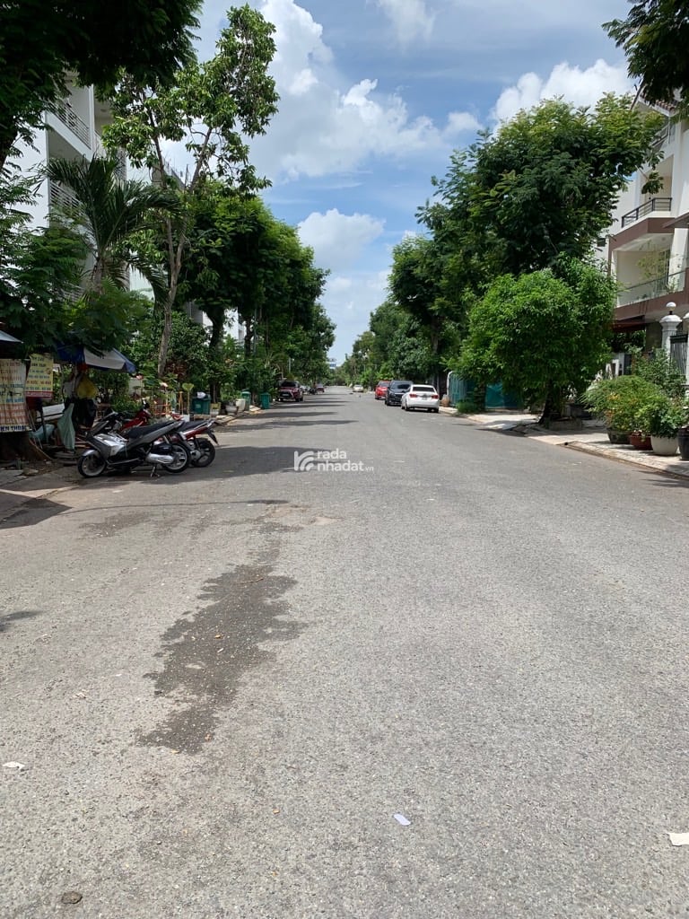 90m2 - Giá 16.5 tỷ - Mặt tiền khu ven sông đường số 8 ngay Rmit, Q7