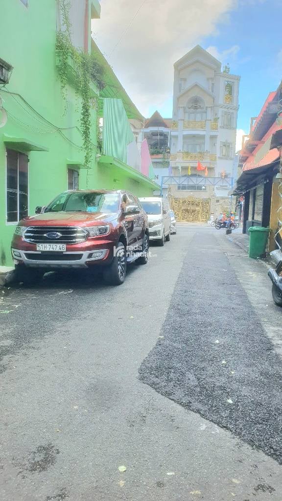 SIÊU PHẨM 5 TẦNG 2 HẺM XE HƠI TRƯỚC SAU. CÓ GARA OTO.  CÓ CHỖ GẮN THANG MÁY.