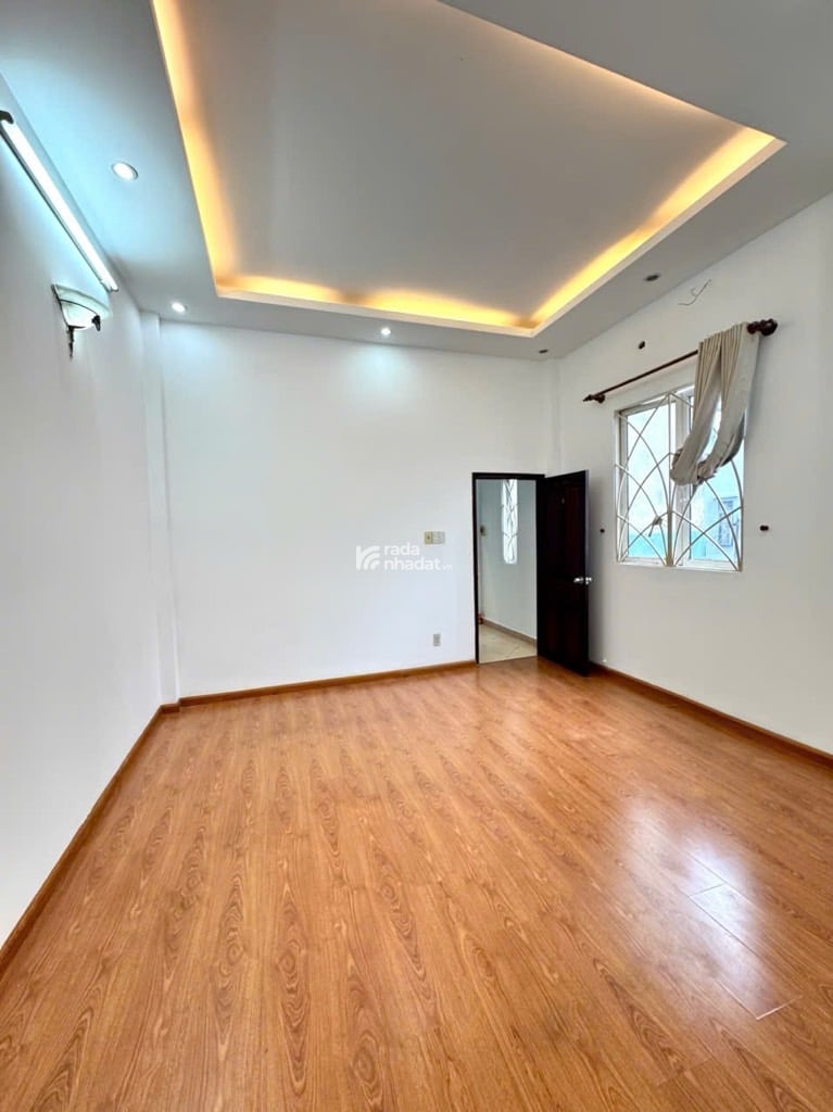 Bán nhà đẹp 4.1 x 16 x 3 tầng, hẻm 211 Hoàng Hoa Thám 