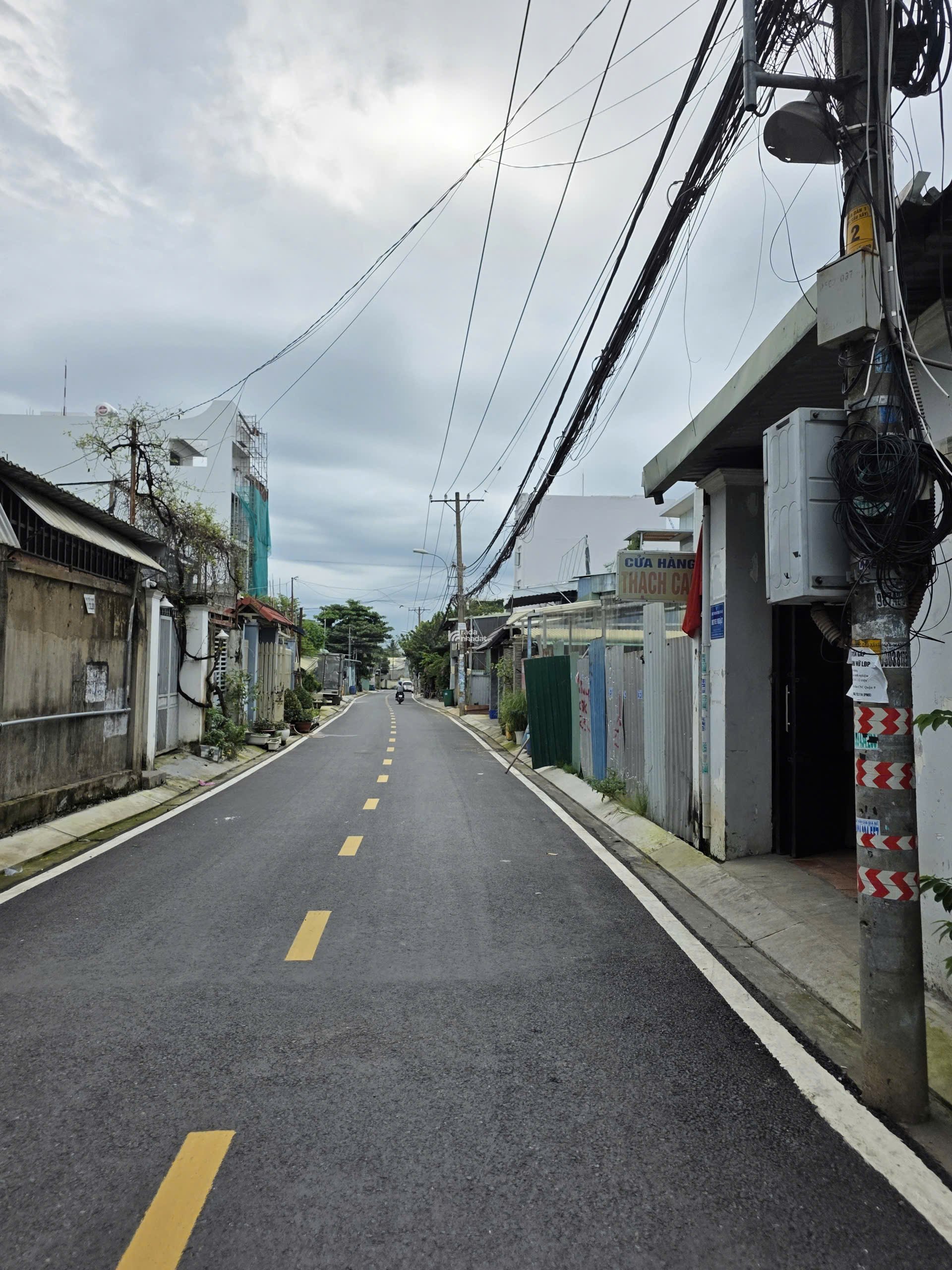  NHÀ 2 TẦNG MẶT TIỀN ĐƯỜNG SỐ HOÀNG HỮU NAM NGANG 5.2M DT 105M CHỈ 4.X TỶ