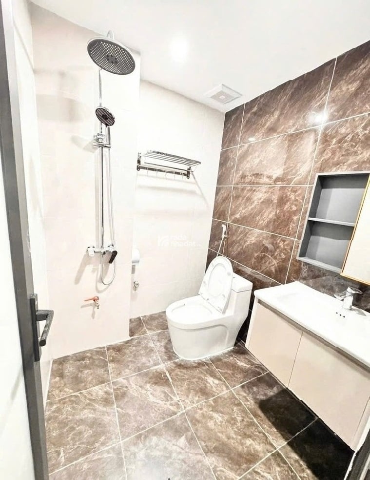 CHÍNH CHỦ GỬI - NHÀ XÂY MỚI - VUÔNG VẮN - GẦN PHỐ - NGÕ RỘNG - HƠN 32M2 - NHỈNH 7 TỶ