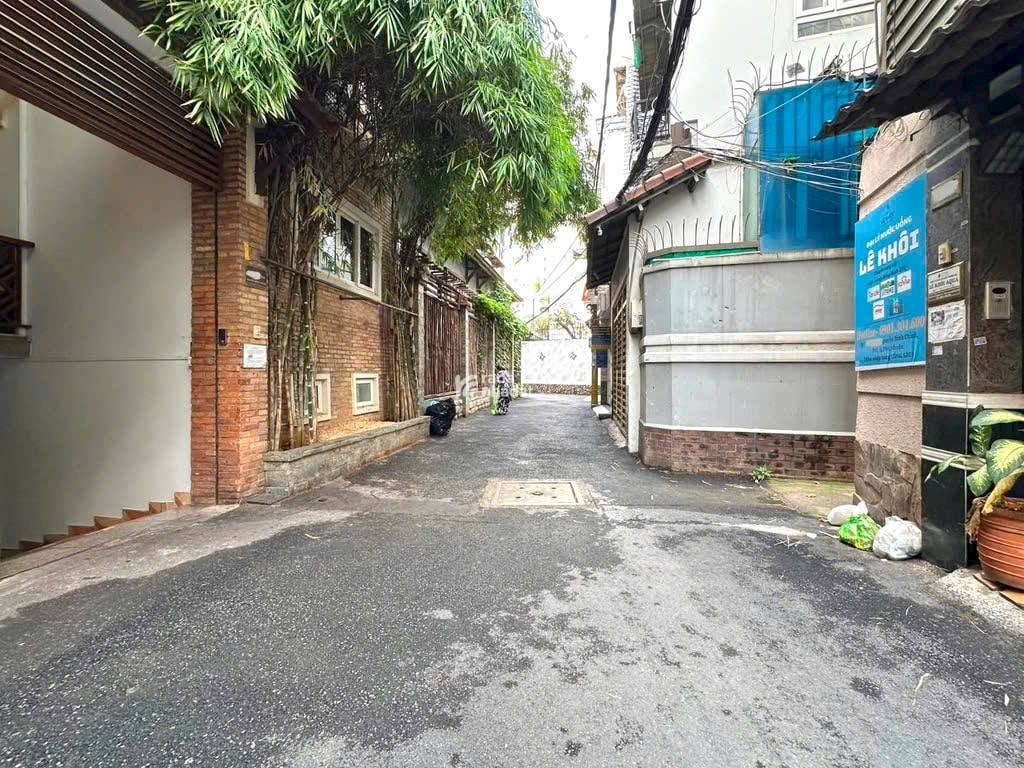  HXH NGAY NGUYỄN VĂN TRỖI P.11 PHÚ NHUẬN - 60M2 (4.3x14) A4 - TRỆT, 3 LẦU, MÁI TUM 