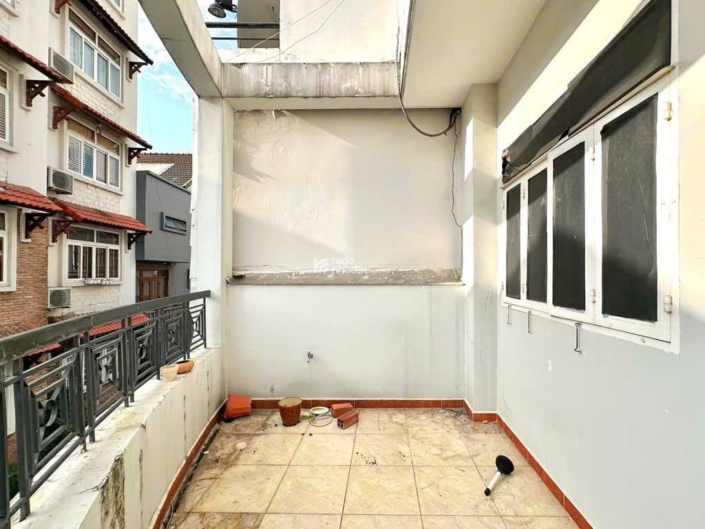  HXH NGAY NGUYỄN VĂN TRỖI P.11 PHÚ NHUẬN - 60M2 (4.3x14) A4 - TRỆT, 3 LẦU, MÁI TUM 