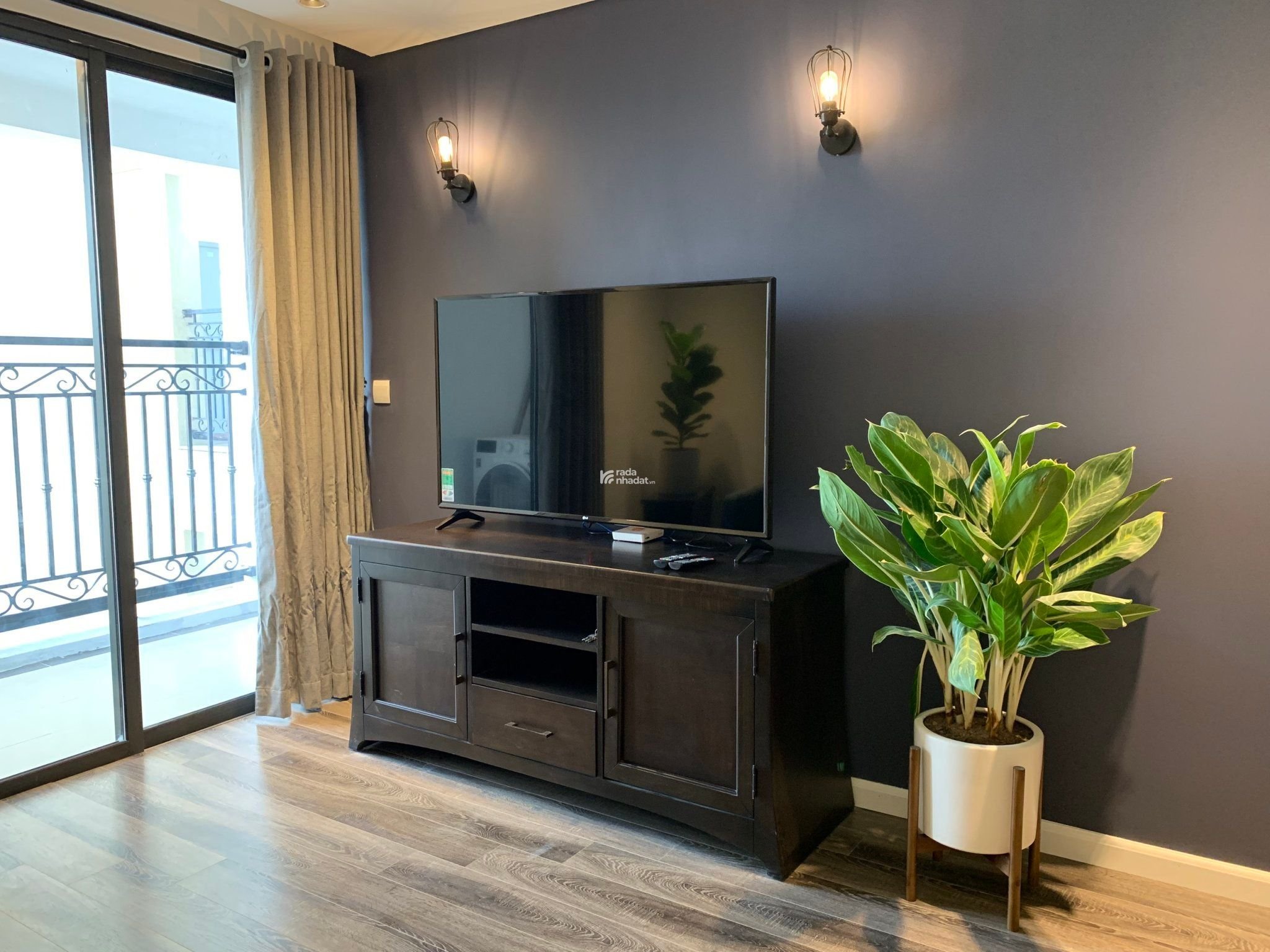 Cần bán căn 3PN / 135.7m2 view 2 mặt thoáng tại D. Le Roi Soleil chỉ từ 15.5 tỷ, sổ đỏ trao tay