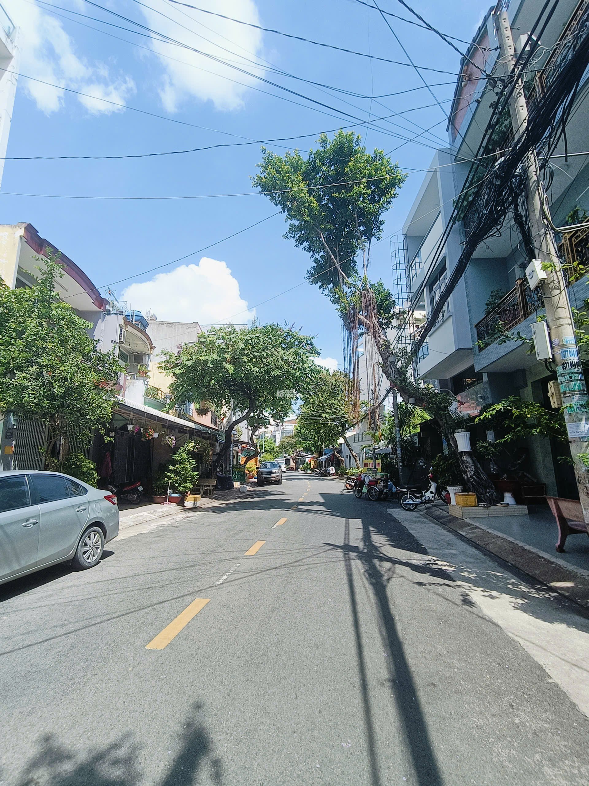 18,9 tỷ. SIÊU PHẨM HỌ LÊ ,NHÀ 4 TẦNG  Q. TÂN PHÚ .  6.7 x 20m , nở hậu 8.8m