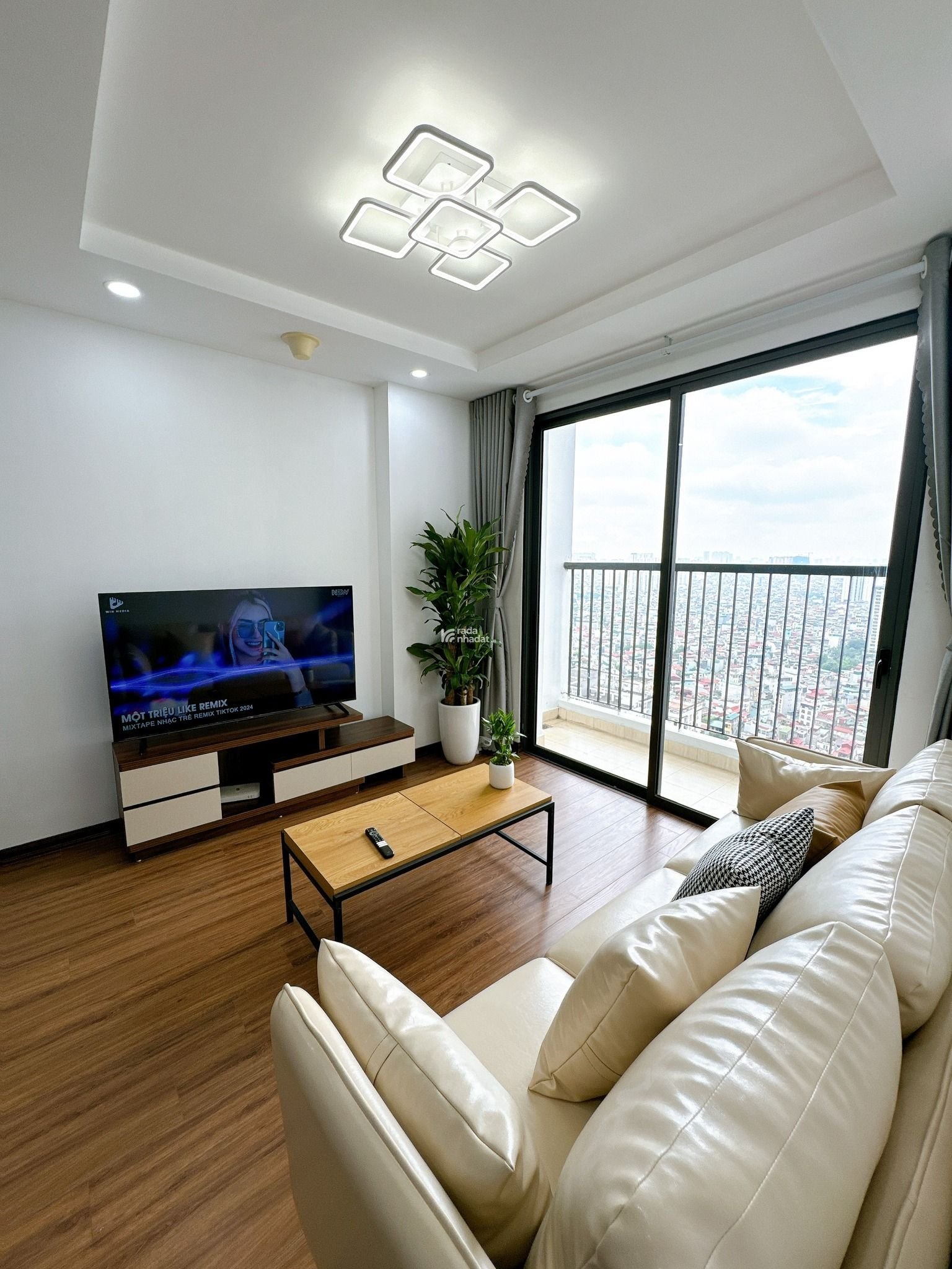 Bán gấp 3 ngủ view hồ điều hòa, trục hoa hậu Tòa N01T4 Ngoại Giao Đoàn, 0983 191 ***